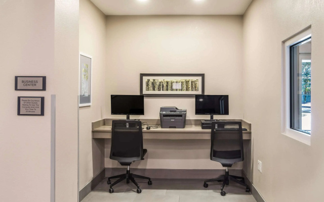 Comfort Inn & Suites Fairburn - Atlanta Southwest
