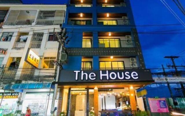 Отель The House Patong вид на фасад