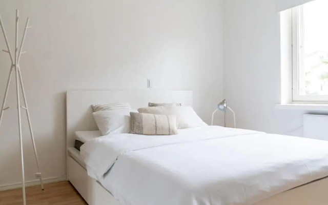 1br apartment with patio in Lauttasaari