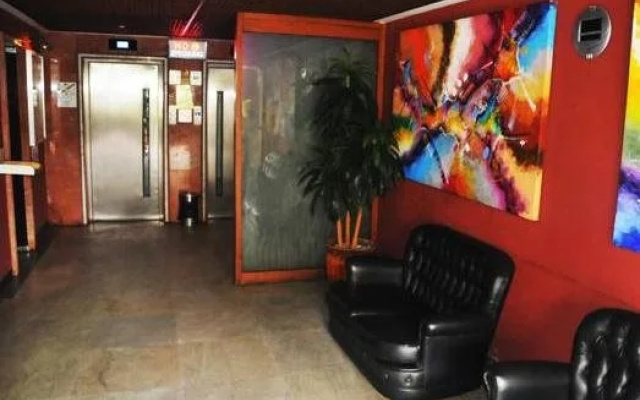 Motel Caricia (Только для взрослых)