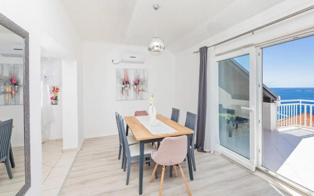Apartment 24