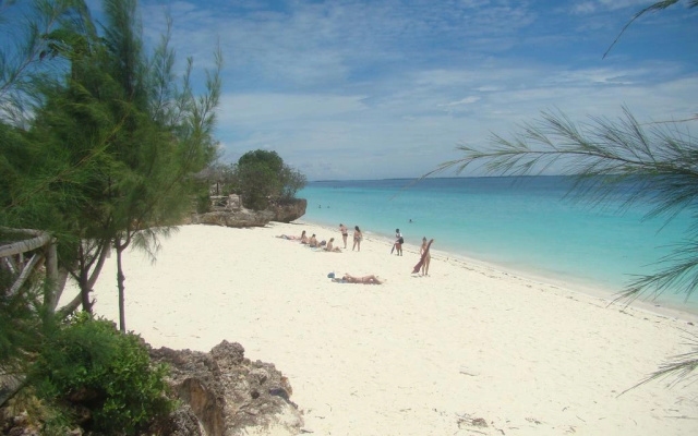 Tabasam Beach Bungalow & Restaurant