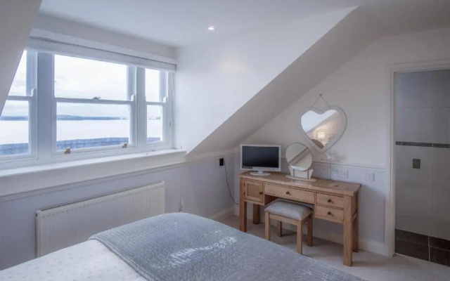 South Beach View - 2 Bedroom Apartment - Tenby