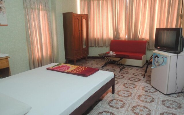 Song Giang Hotel (Ngoc Gia Trang) комната для гостей