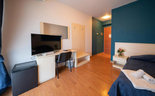 Отель Break House