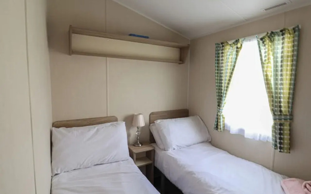 Tri-star House