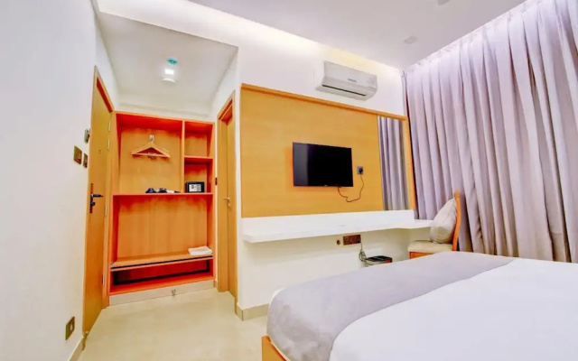 Dhruva Inn