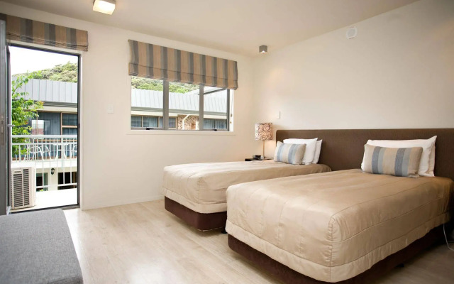 Sea Spray Suites