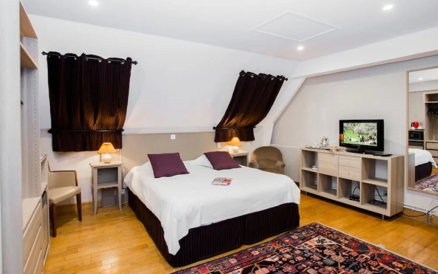 Le Logis De Brionne