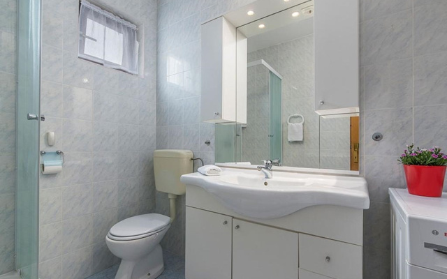Apartment Neva - great location: A3 prvi kat do ulice Novigrad, Istria