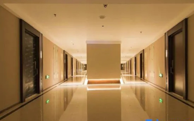 Sea Dream Seaview Hotel (Zhongshan Square Venice Water City)