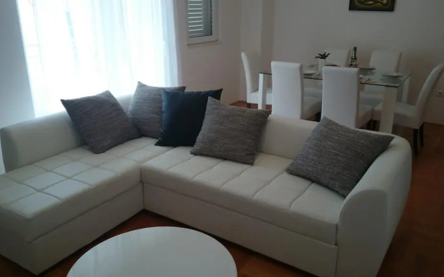 Apartment Lara