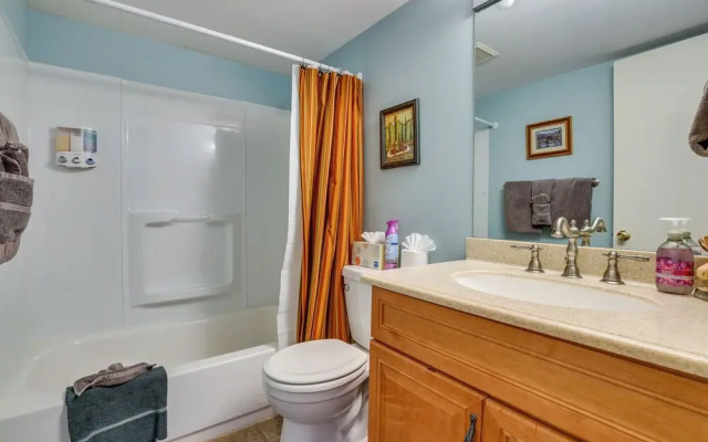 Family-friendly Fraser Condo w/ Heated Pool Access