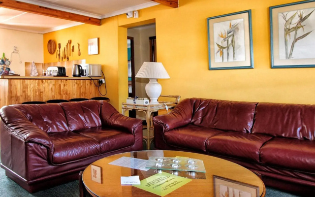 Zoete Inval Traveller's Lodge - Hostel/Backpacker