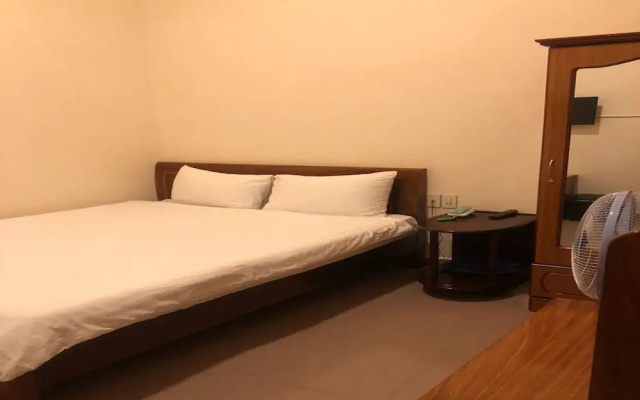 Quang Chien Hotel by Zuzu