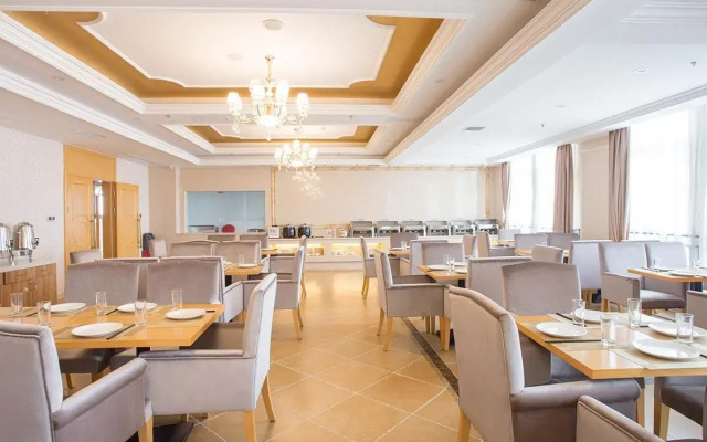 Vienna Hotel (Chengdu Xinfan Furniture City)