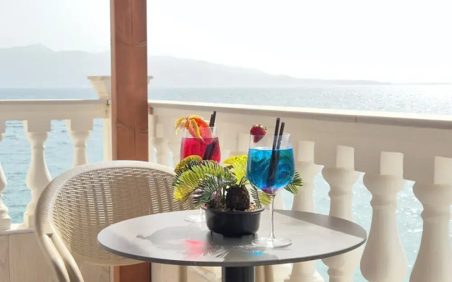 ORCHIDS Hotel