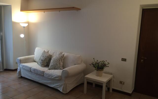 Апартаменты SoLoMoKi Apartments комната для гостей