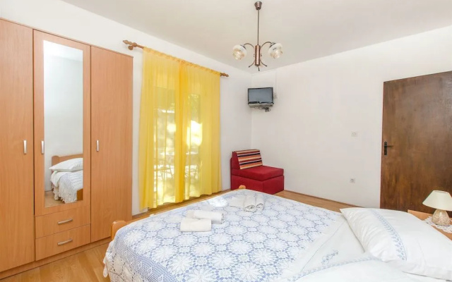 Apartments and Rooms Stjepan