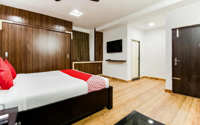 OYO 40630 Sriman Inn