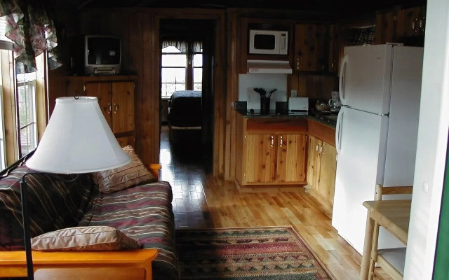 Edgewater Motel