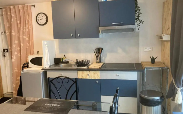 EXIGEHOME-Grand Studio en plein centre de Saint Germain en Laye