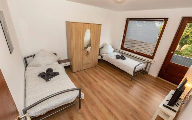 AVR Apartment HOF 7