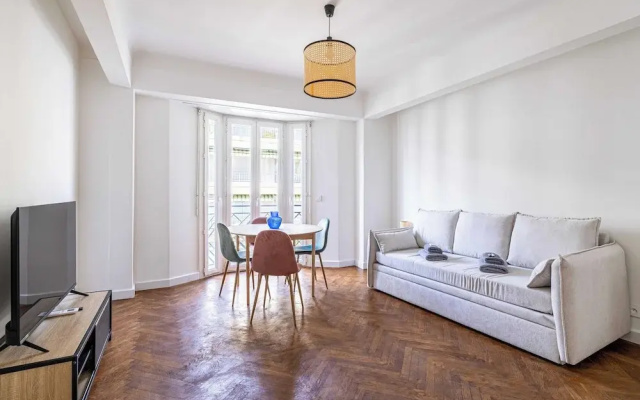 Elegance and Refinement With A/C - Cannes