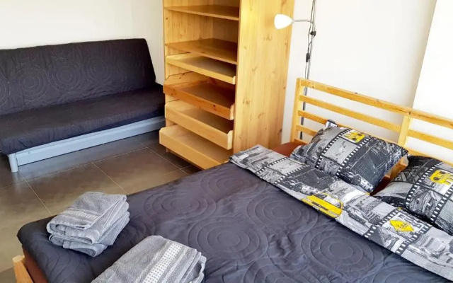 Walk distance to mokotow business park