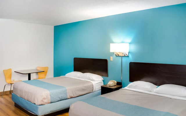 Motel 6 Richmond, IN