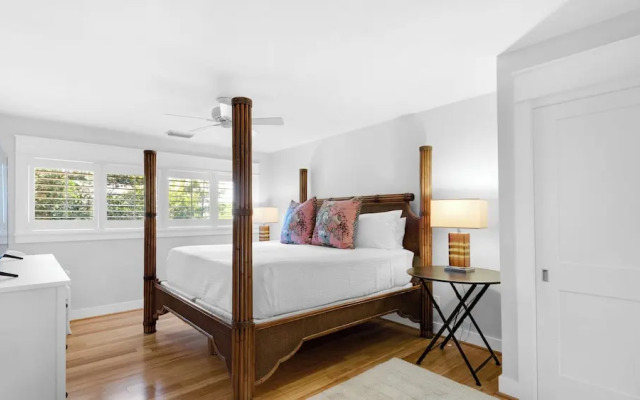 Spacious 3b/3b, Sleeps 6, Lakeview, Beach Access!
