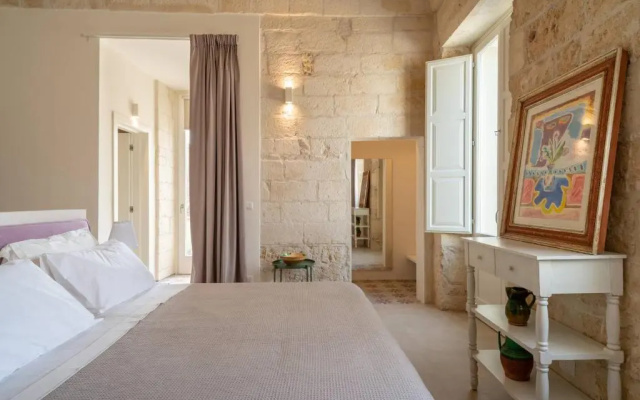 Lu Leccio, Principal Suite With View 5