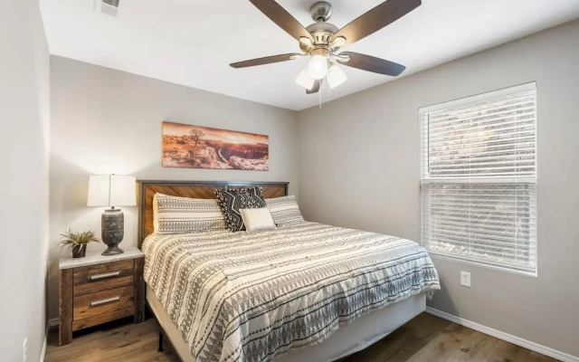 Stonewall Haven - Dual Condos!