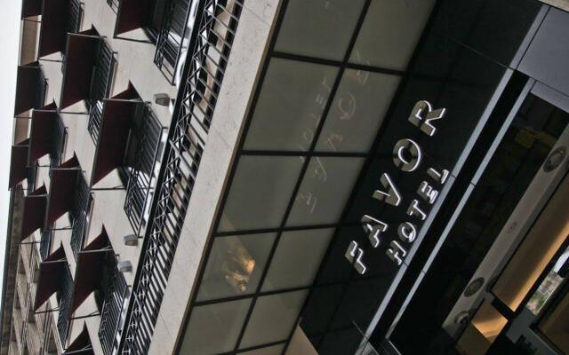 Hotel Favor Дюссельдорф вид на фасад