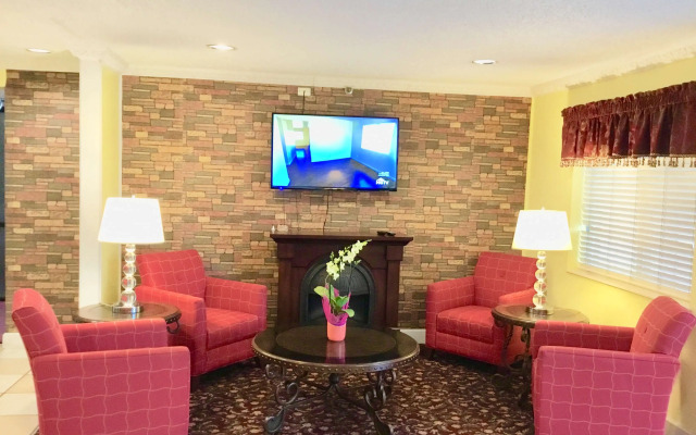 Days Inn by Wyndham Lake Village