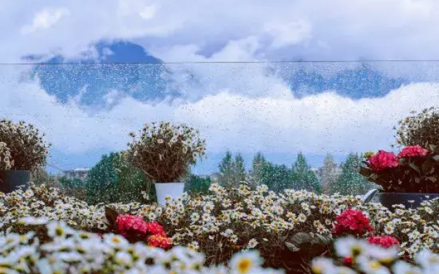 Lihu Residence Resort (Lijiang Tianrui Howard Johnson Resort Huama Street)