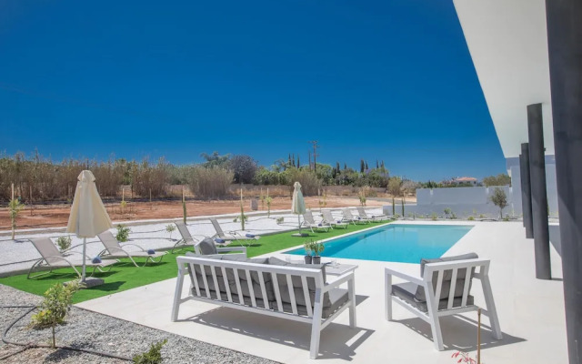 Protaras Elite Pearl Villa Ep16