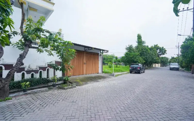 OYO Life 2215 Al' Yuafa