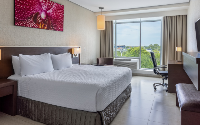 Crowne Plaza Panama Airport by IHG