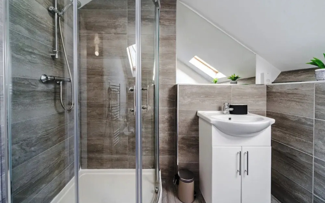 Whitchurch Road Retreat in Cardiff