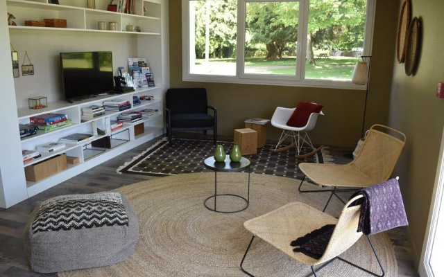 Hôtel Le Corbusson Laval Ouest