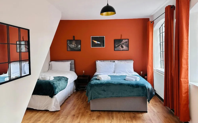 The Jewel Box Birmingham City Apartment
