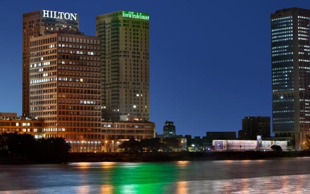 Отель Hilton Cairo World Trade Center Residences вид на фасад
