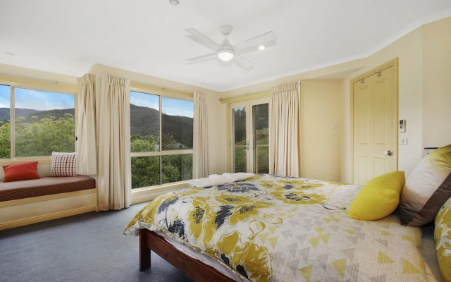 Alpine Vista - Short walk to town centre