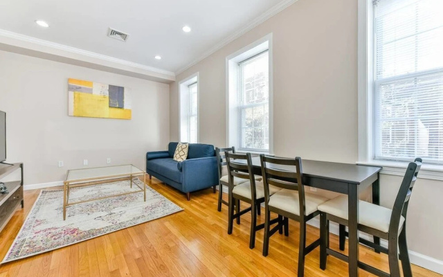 Spacious 3br/2ba on Freedom Trail by Domio