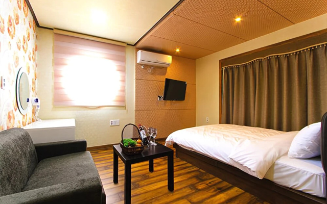 Geoje Beach Nadree Pension