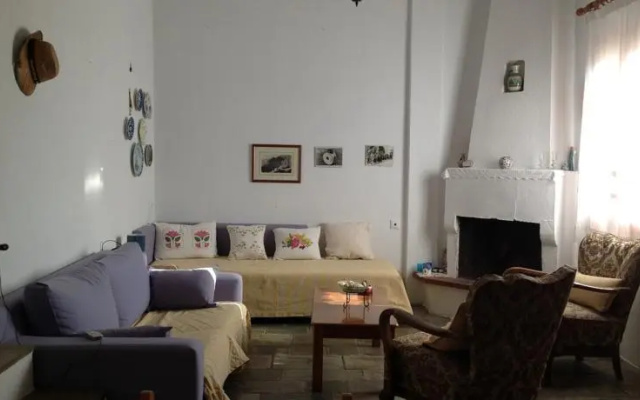 Stelas House