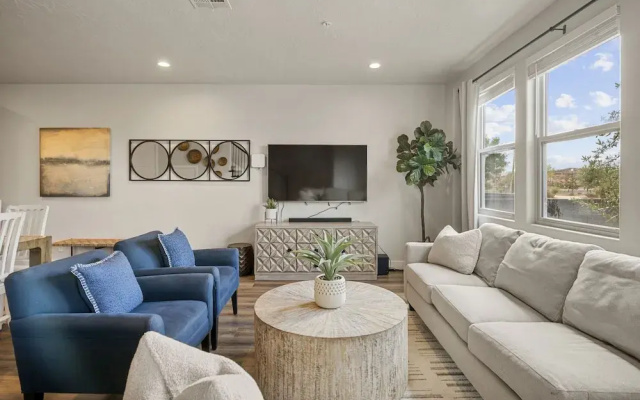Relax In Style 4 Bedroom Townhouse