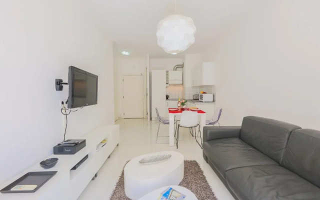 Jardin Mozart AP4165 by Riviera holiday Homes