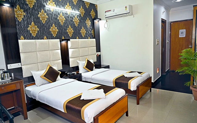 Hotel Rajhans International